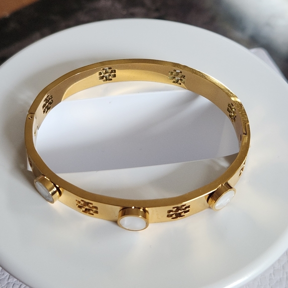 bundle of 4 trendy/fashion bracelet bangles - Picture 5 of 5